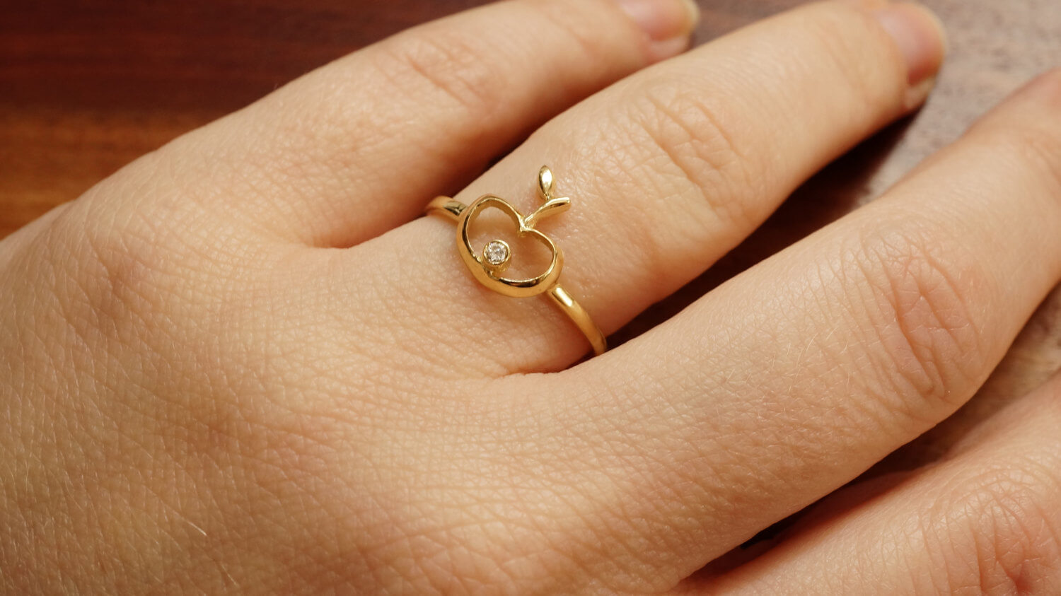 heart gold ring design
