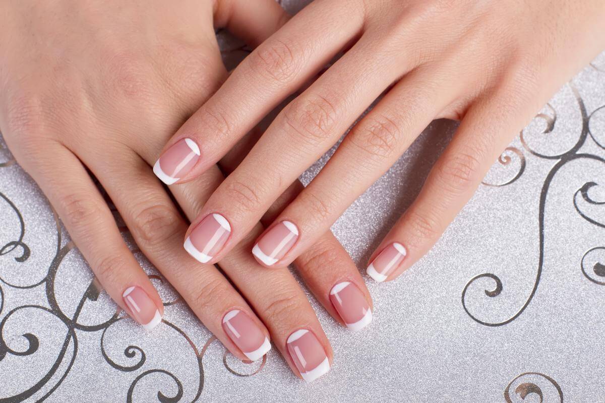 gliter french nails designs