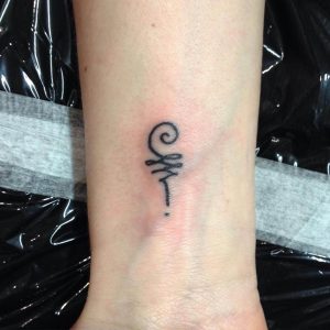Female Wrist Tattoos Design
