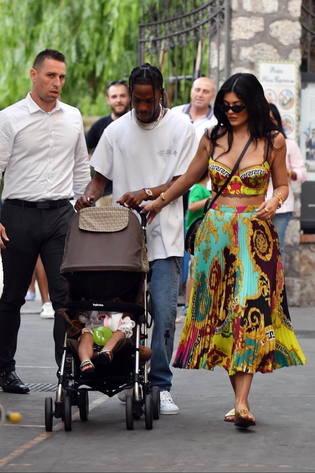 10 Best Kylie Jenner Street Style to Follow for the Head Turns ...