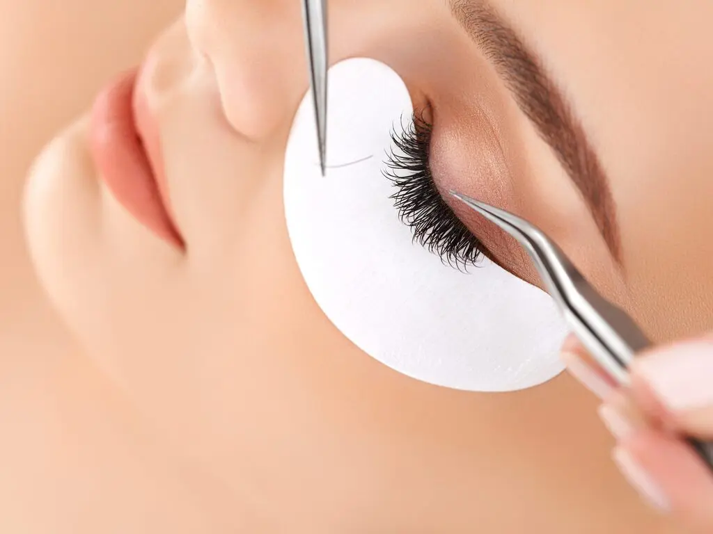 Unnatural and Uncomfortable: 5 Signs Your Lash Extensions Need Redoing