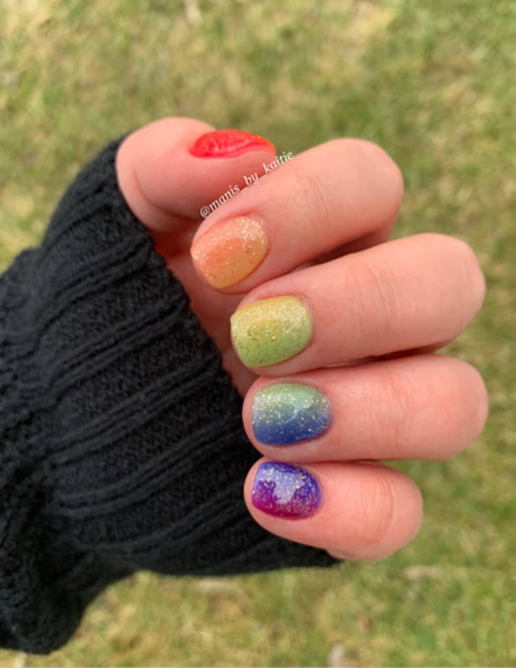 Rainbows on Mani: manicure designs