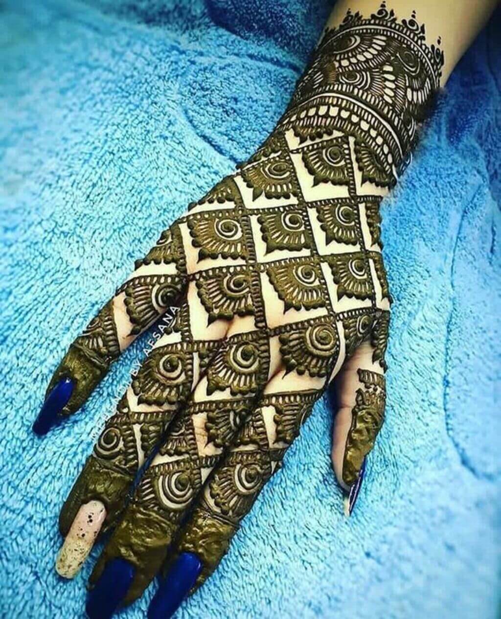 26 Back Hand Mehndi Design, Back Mehndi Design- WeddingWire