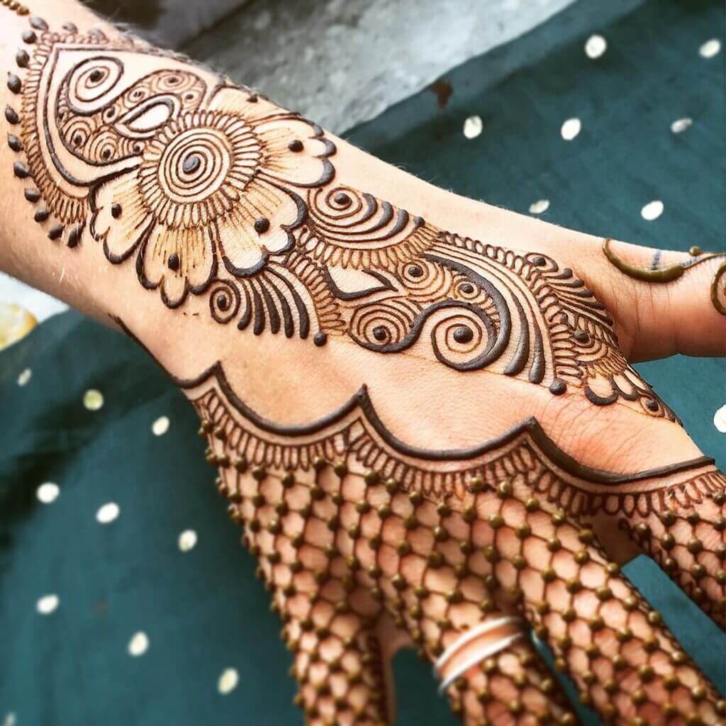 50+ Simple Mehndi Designs to Bookmark! | WedMeGood
