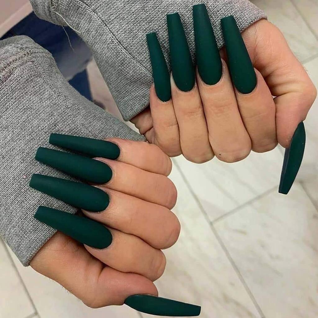 green nails design 