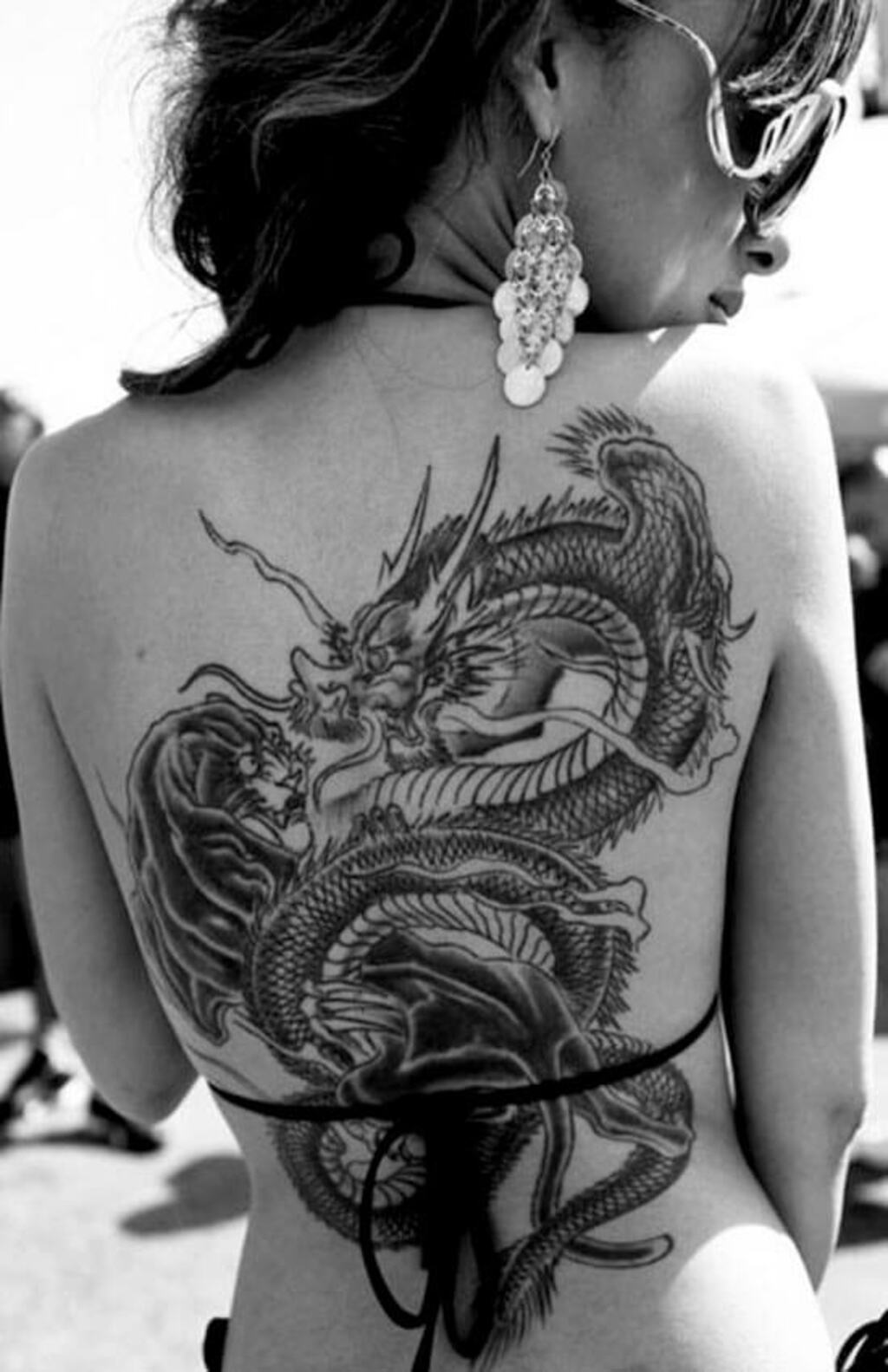 Dragon tattoo for women hi-res stock photography and images - Alamy