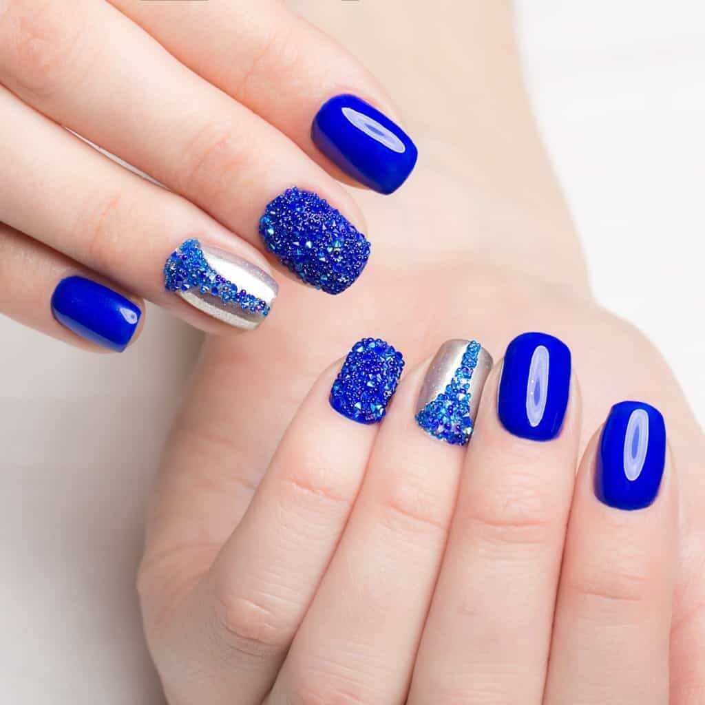 dark blue nails