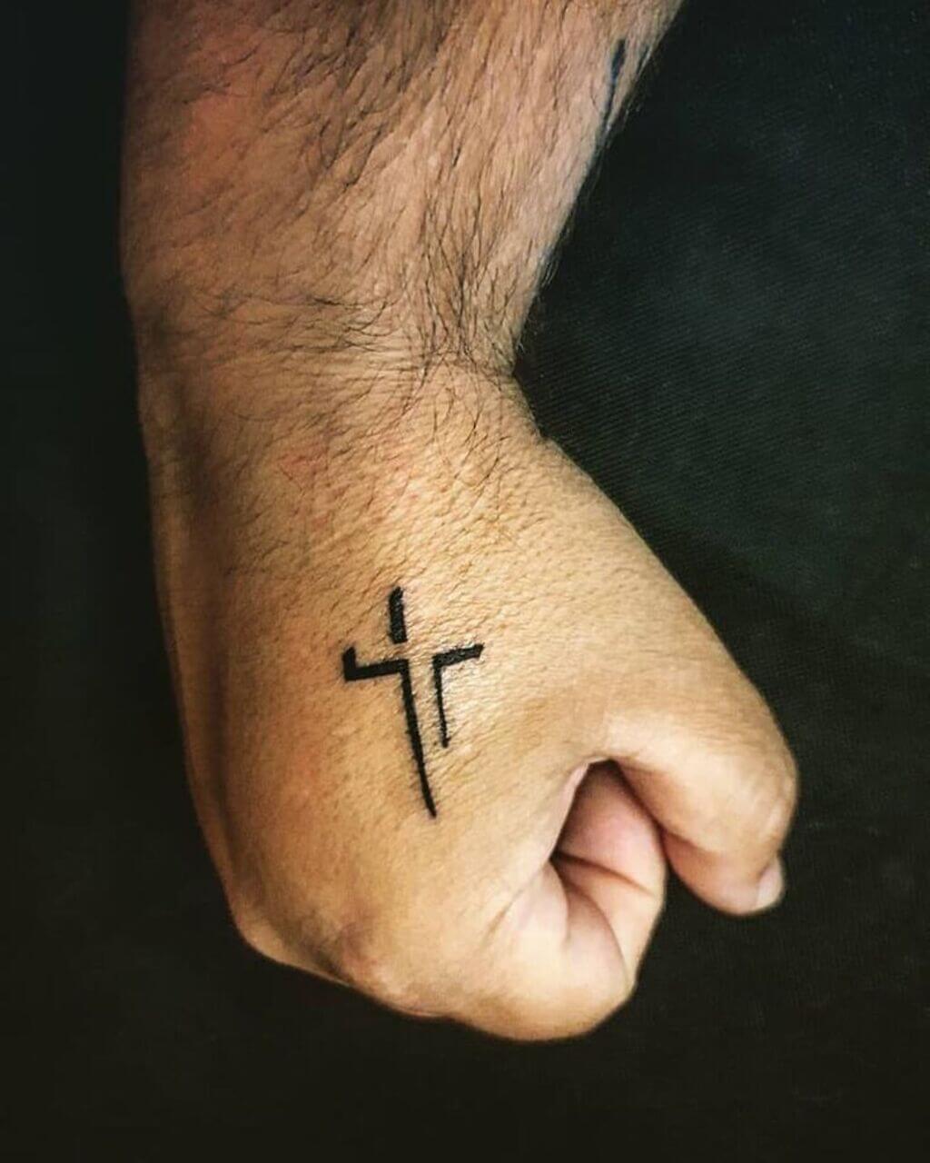 Tatuagem Cruzada para Homens