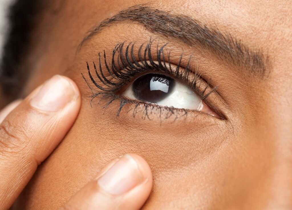 eyelash growth serum