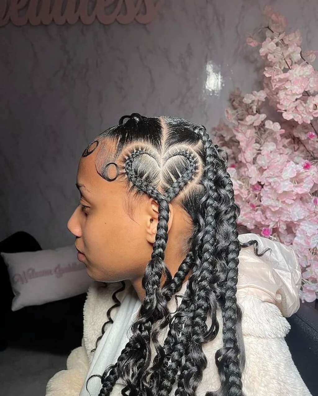 knotless braids with heart on side 