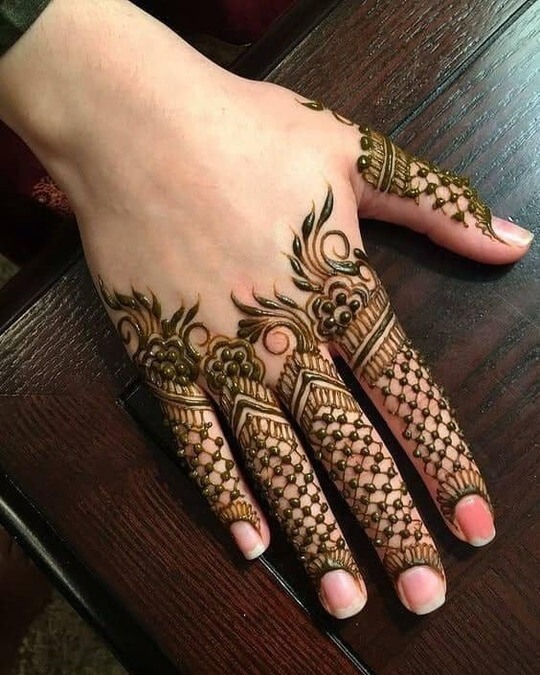 beautiful finger mehndi design