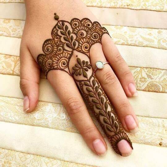 ring finger mehndi design