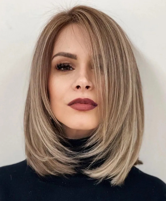 Shoulder Length Haircuts for Women with Layers Straight Hair