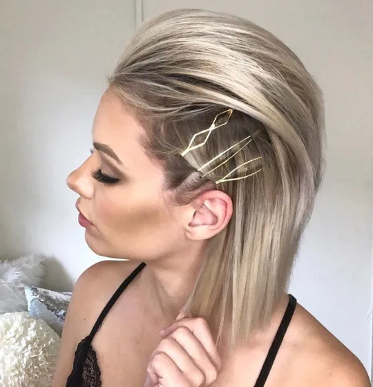 Pinned hairstyles for straight hair 