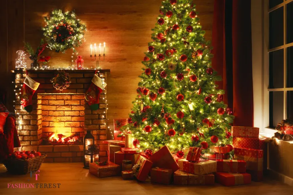 How to Decorate a Christmas Tree Like a Pro